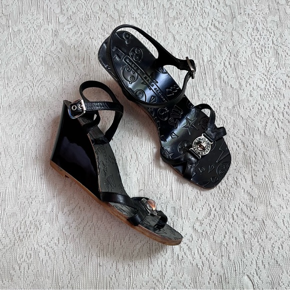 Marc by Marc Jacobs turn lock black wedge heels - Picture 1 of 11